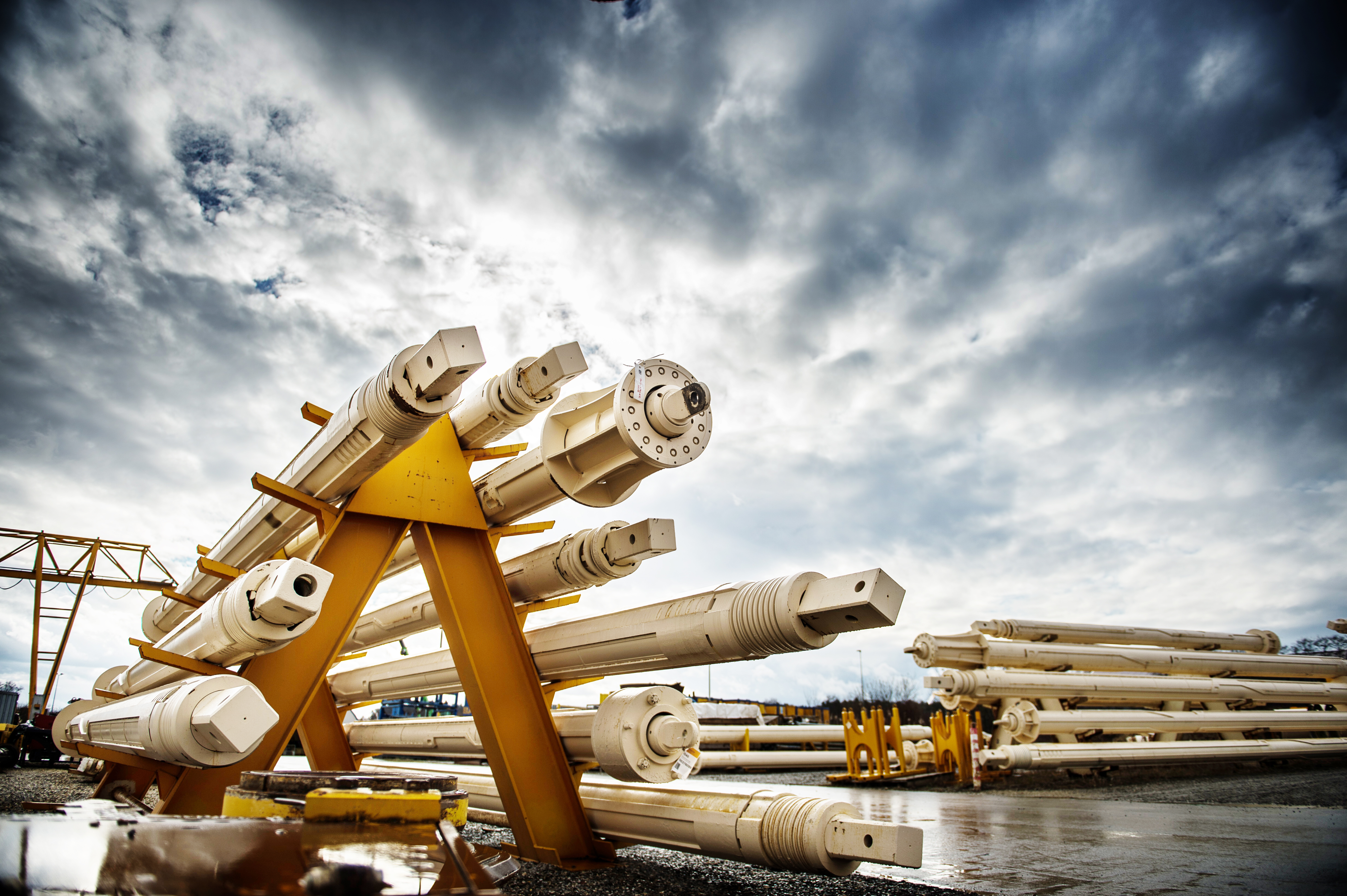 Contact us for original drilling tool wear parts for Bauer drilling equipment.