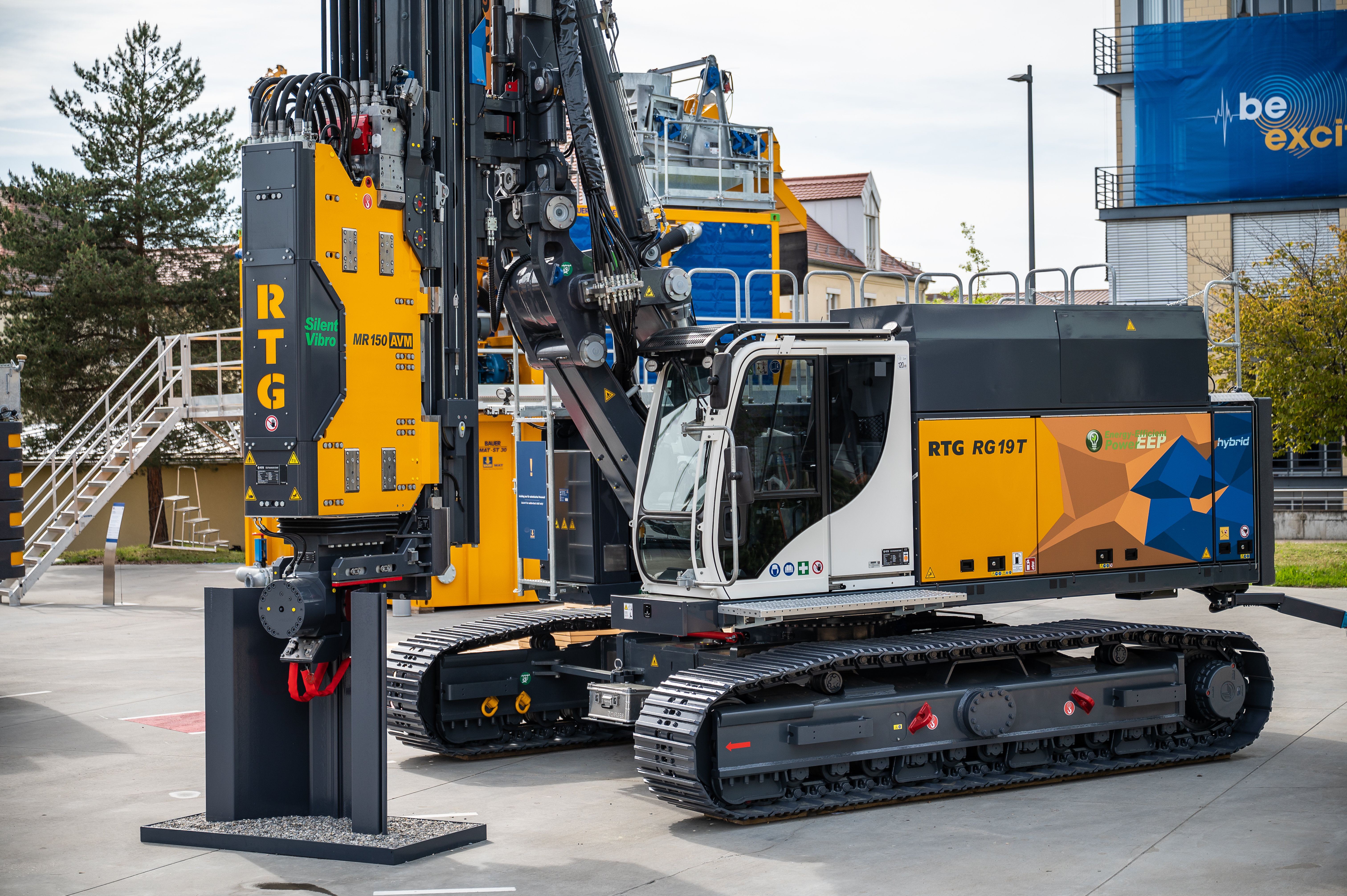 RTG Rammtechnik GmbH is your partner for everything related to pile driving and leader technology.