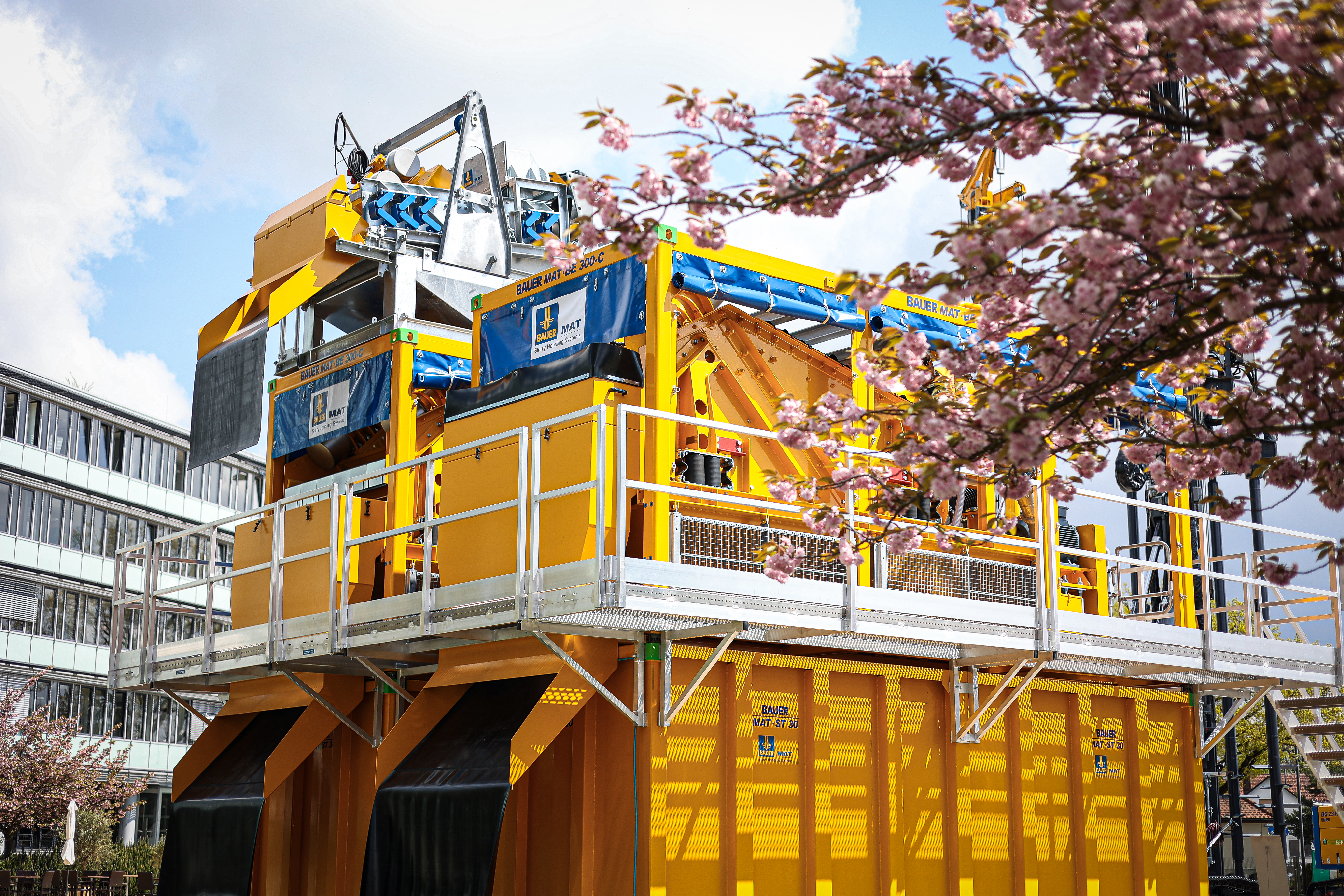 BAUER MAT Slurry Handling Systems is your partner for everything related to separation, mixing and pumping technology for specialist foundation engineering.