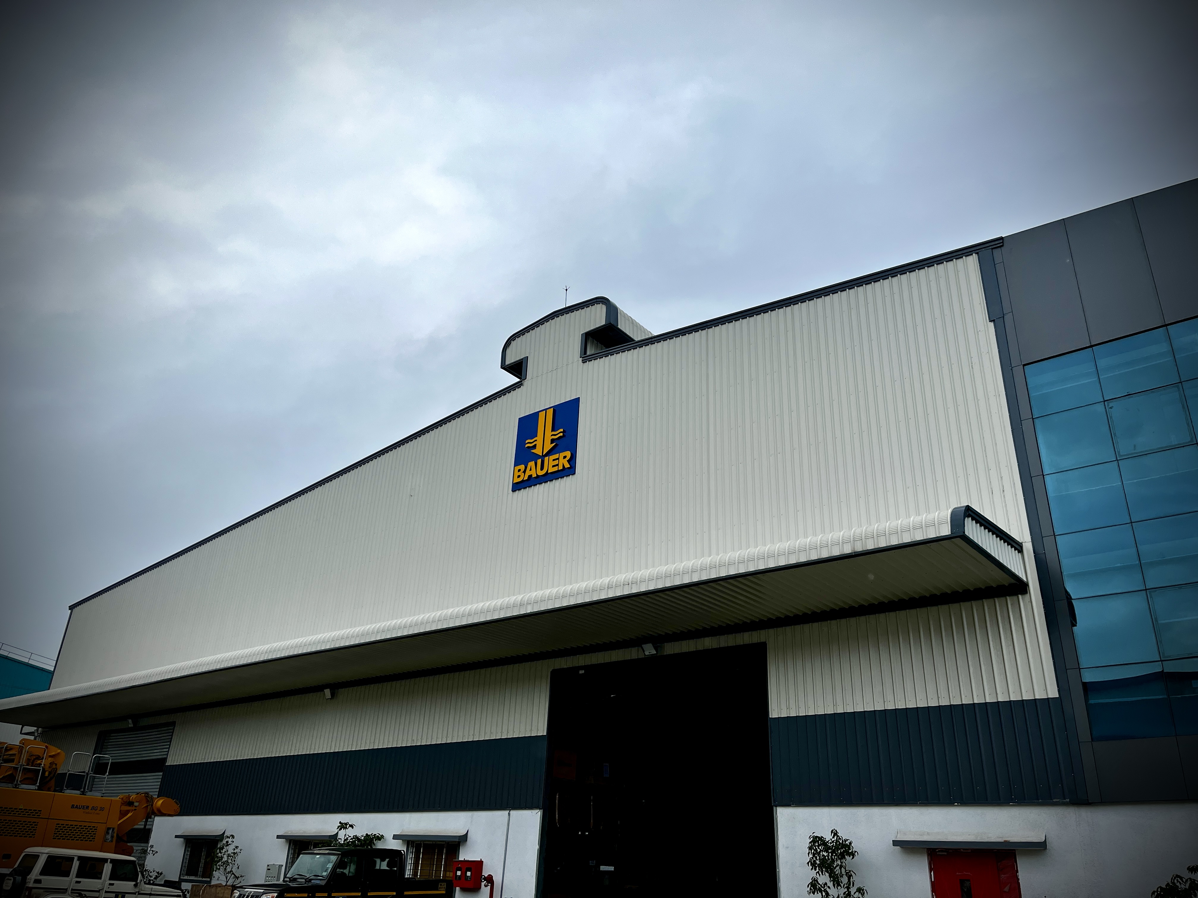 Workplaces at the Bauer Equipment India office