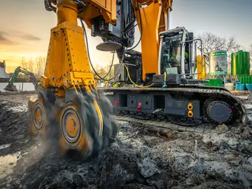 Das Cutter-Soil-Mixing-Verfahren kann nicht nur in weichen und lockeren Böden, sondern auch in harten Schichten angewendet werden. 