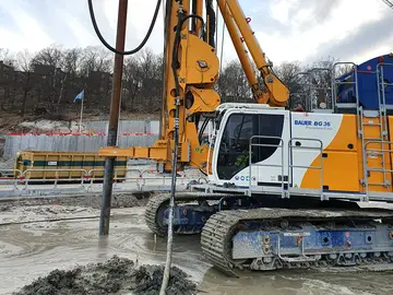 Perforatrice BAUER BG 36 con BT 95