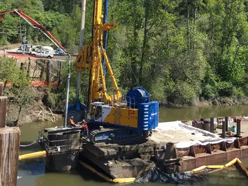 BG 55 Bauer drilling rig on a BS 115 base carrier